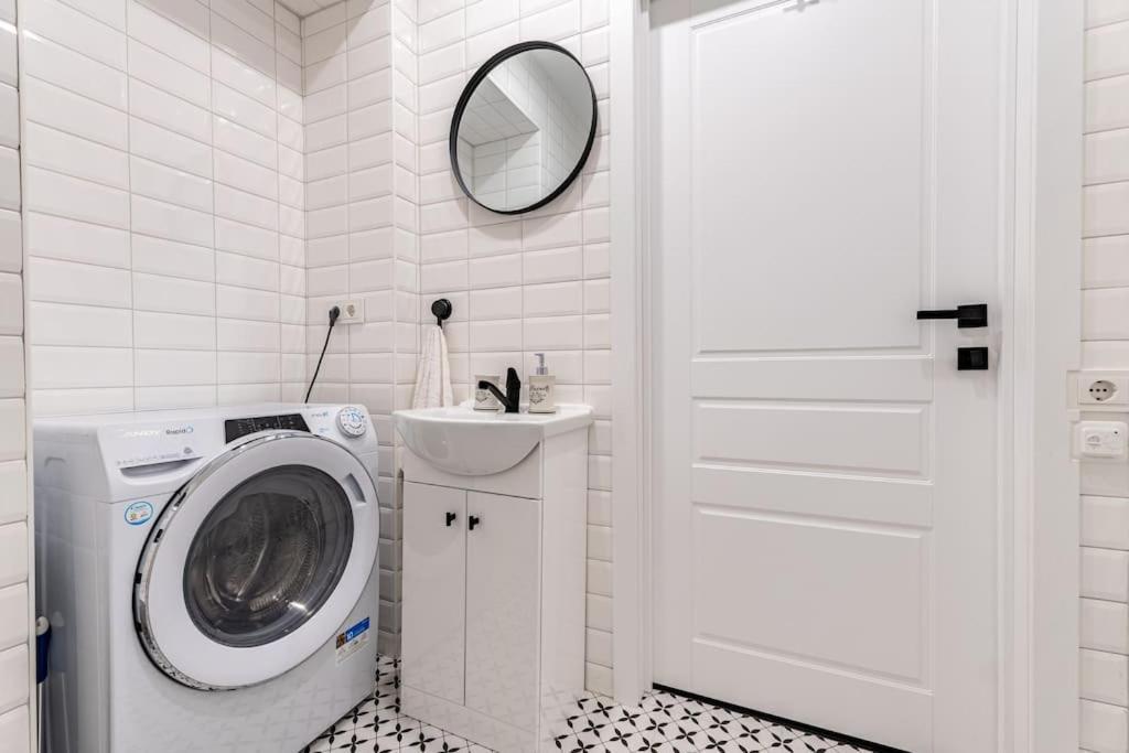 Modern Flat In Old Town Kaunas - Free Parking & Self Check-In Exteriér fotografie
